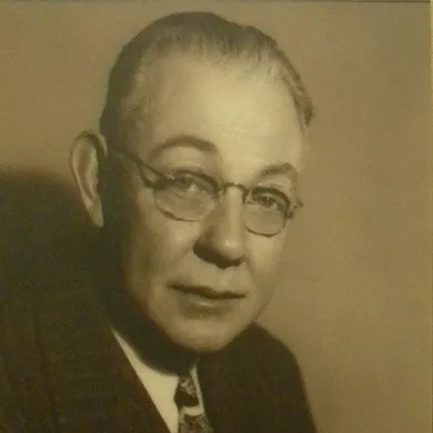 L.G. Mac Matheny founded Matheny Motor Truck Company in 1922.